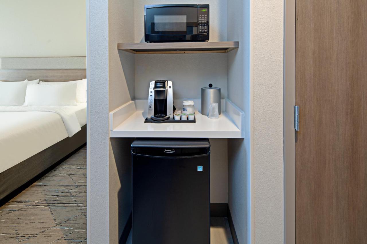 Holiday Inn Express & Suites Palm Desert - Millennium By Ihg Bagian luar foto