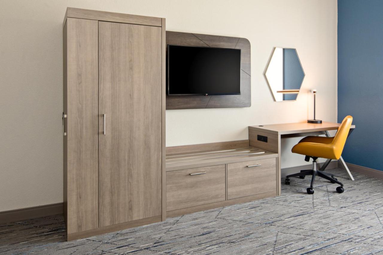 Holiday Inn Express & Suites Palm Desert - Millennium By Ihg Bagian luar foto