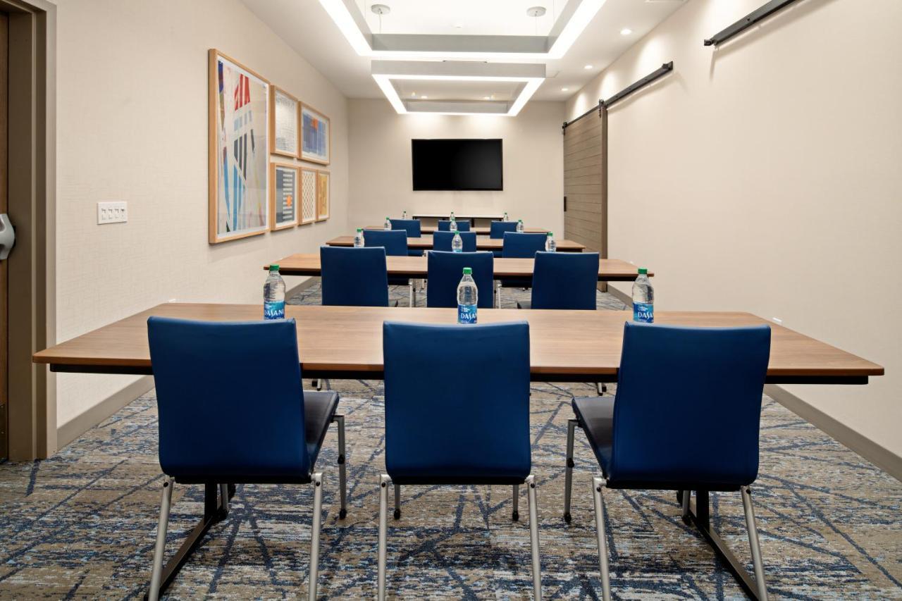 Holiday Inn Express & Suites Palm Desert - Millennium By Ihg Bagian luar foto